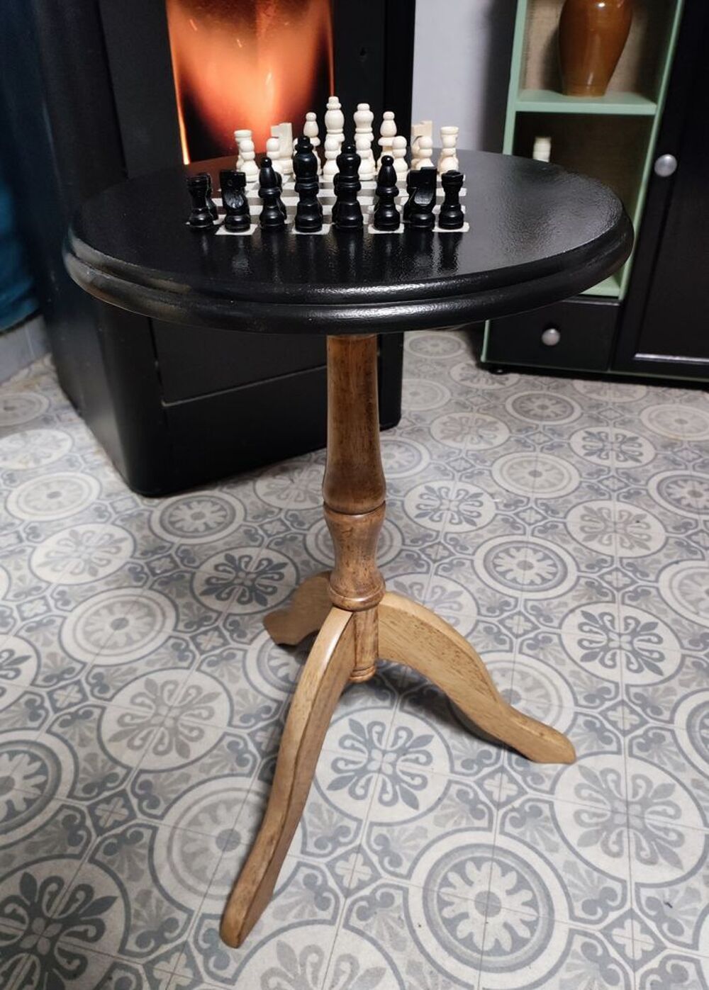 Jeu d'&eacute;checs sur gu&eacute;ridon en bois Jeux / jouets