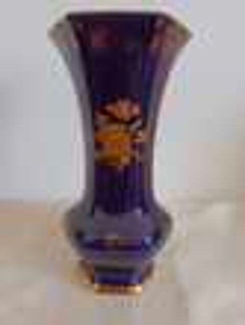 Vase en porcelaine de Limoges Bleu de Four Incrustation Or Dcoration