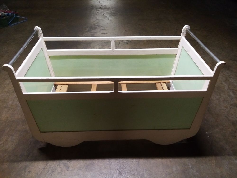 lit b&eacute;b&eacute; bois robuste + couette Meubles