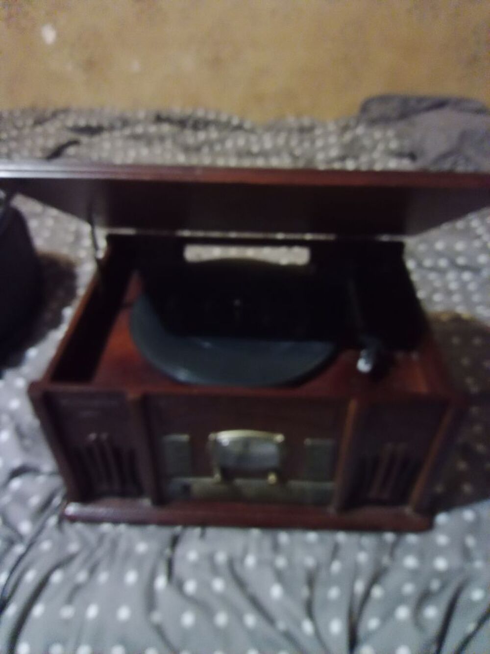 Combin&eacute; radio, tourne-disque et lecteur CD ( en bois ) Audio et hifi