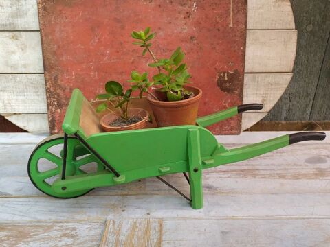 Petite Brouette Jouet Bois D�co Fabrication Artisanale
75 Loches (37)