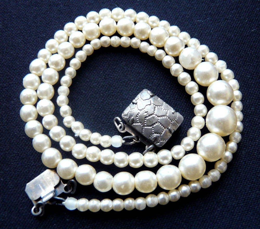 Collier de Perles des ann&eacute;es 30 &agrave; fermoir coffret original Bijoux et montres