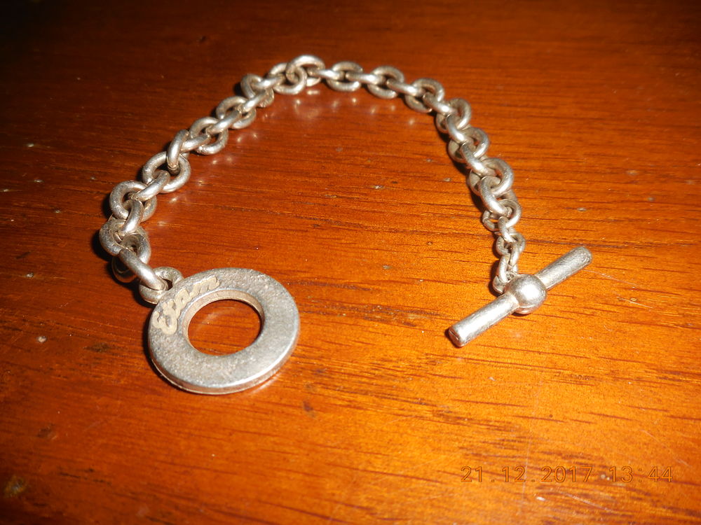 bracelet &eacute;tam Bijoux et montres