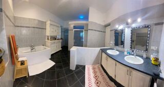  Maison  vendre 7 pices 460 m