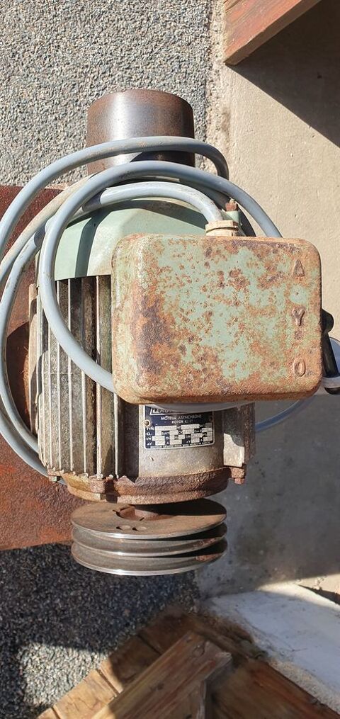 Moteur asynchrone triphasé 380v 120 Le Lindois (16)