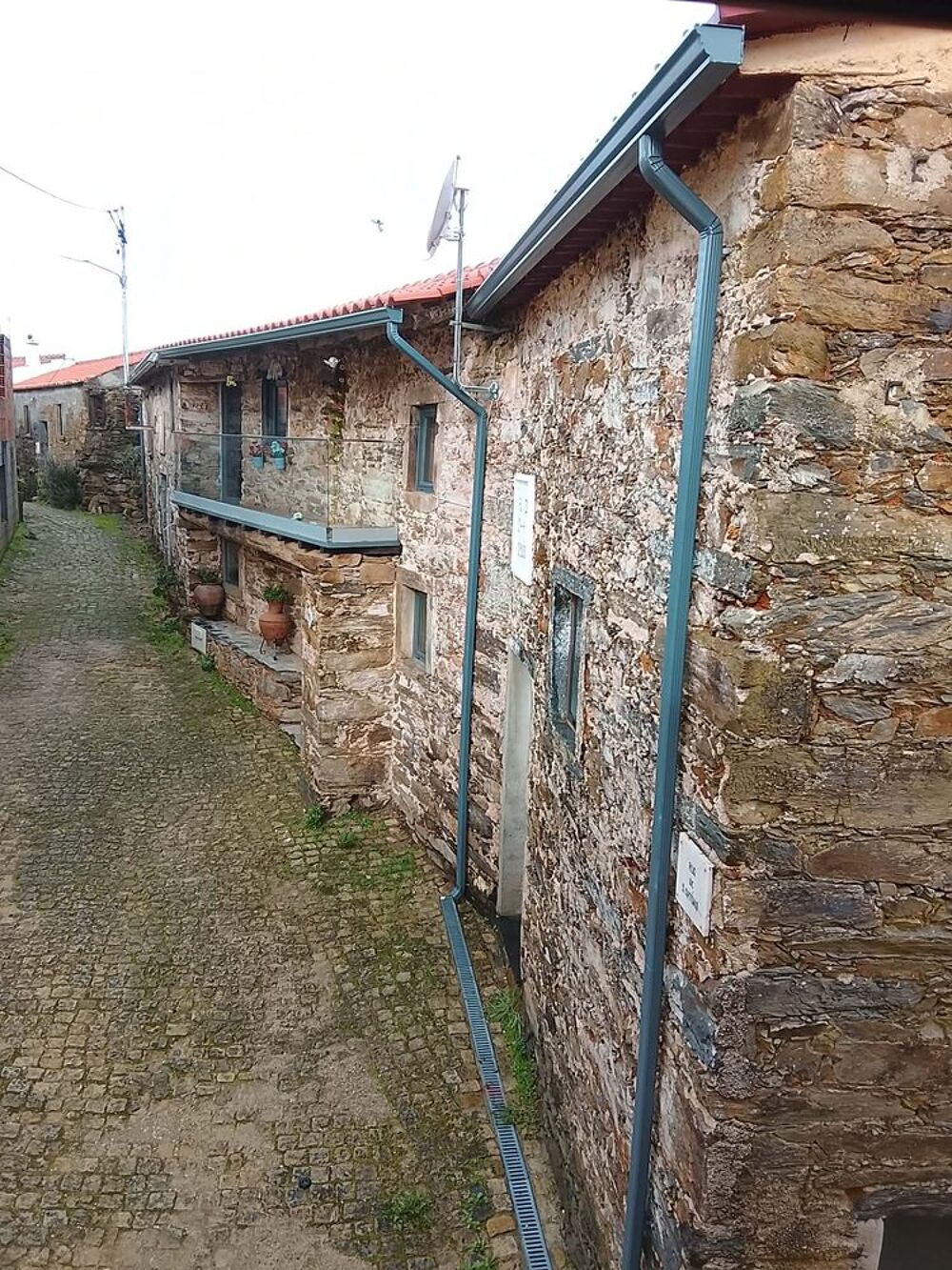   à la campagne petit Village typique au PORTUGAL Portugal, URRACA OLEIROS