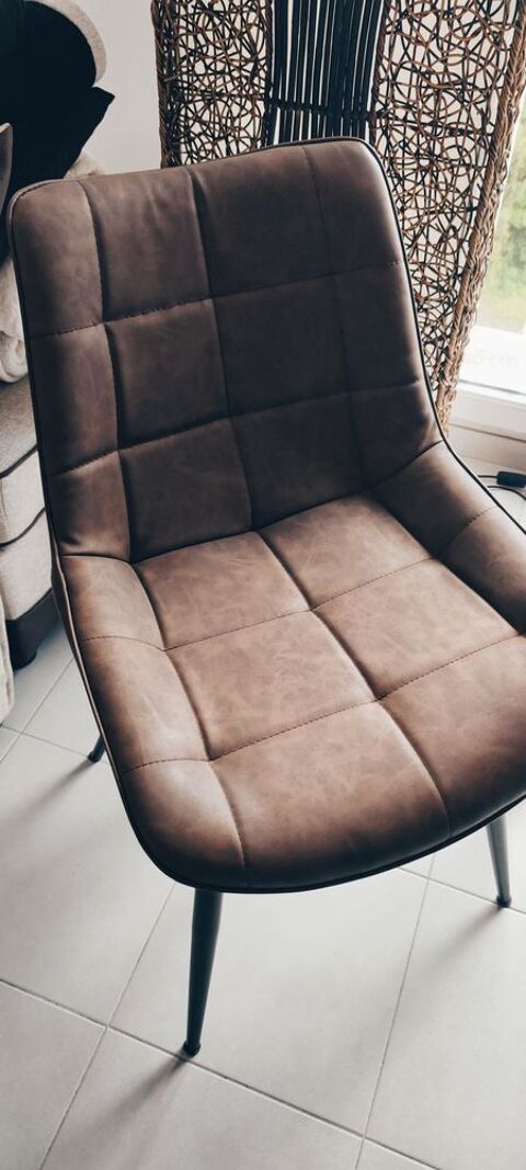 A saisir 4 chaises de salle  manger 180 Hesdin (62)