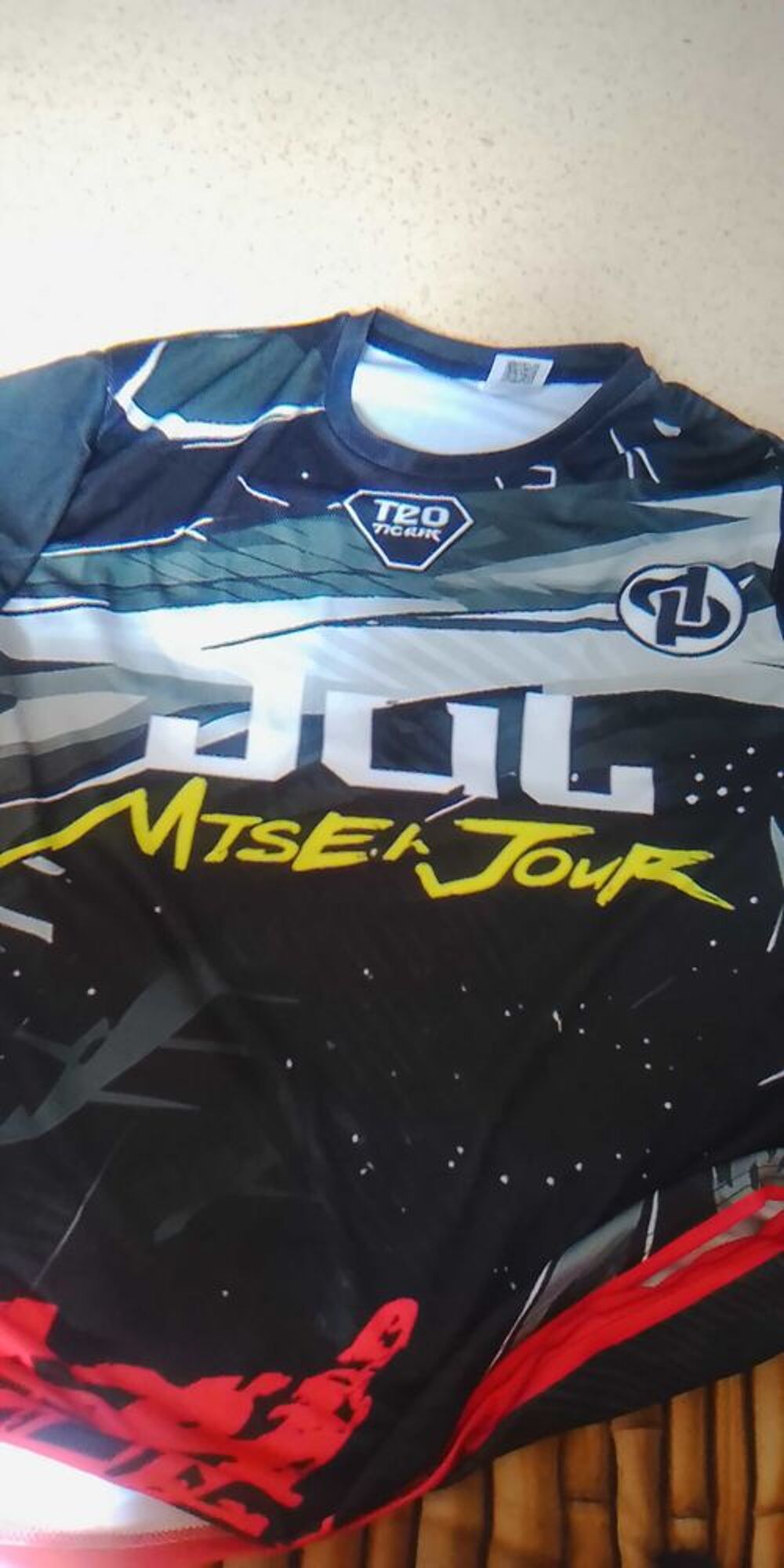 tee shirt jul Vêtements