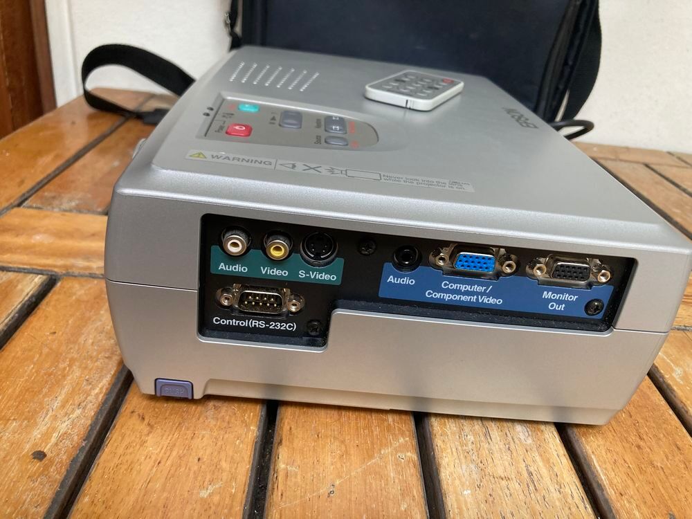 VIDEOPROJECTEUR EPSON EMP 30 Photos/Video/TV