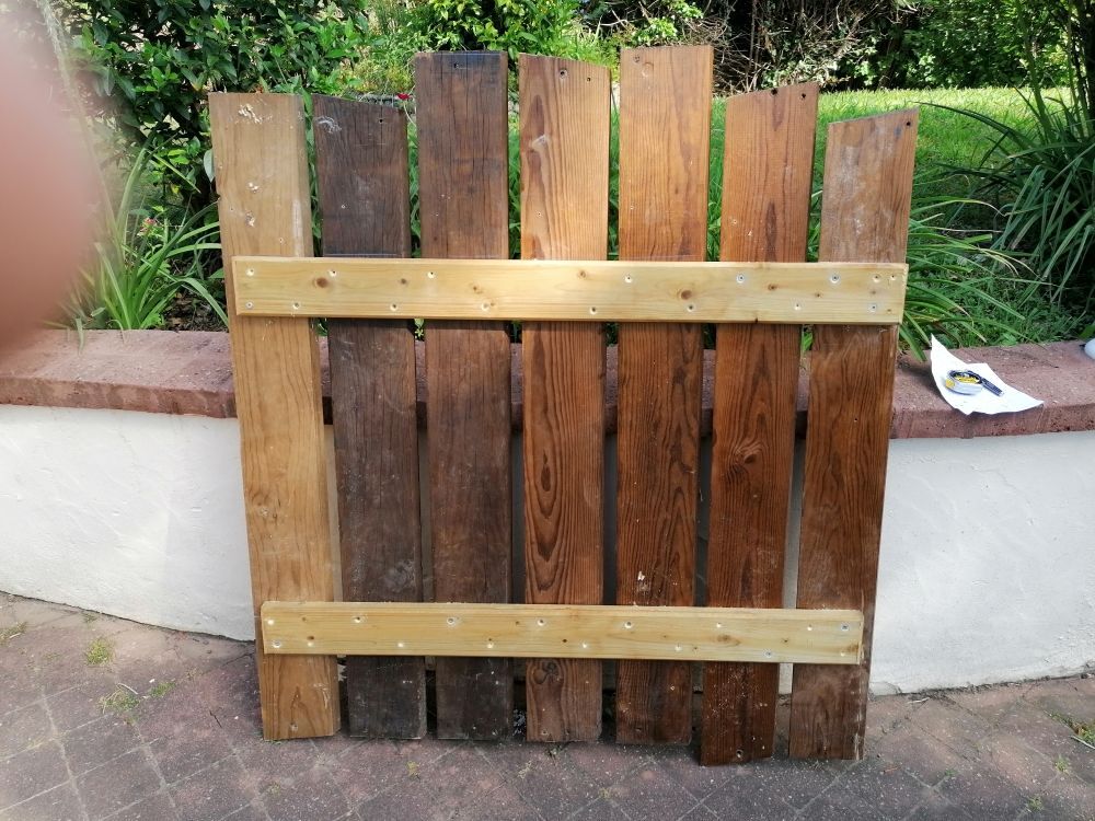 Portail en bois biseaut&eacute; Bricolage