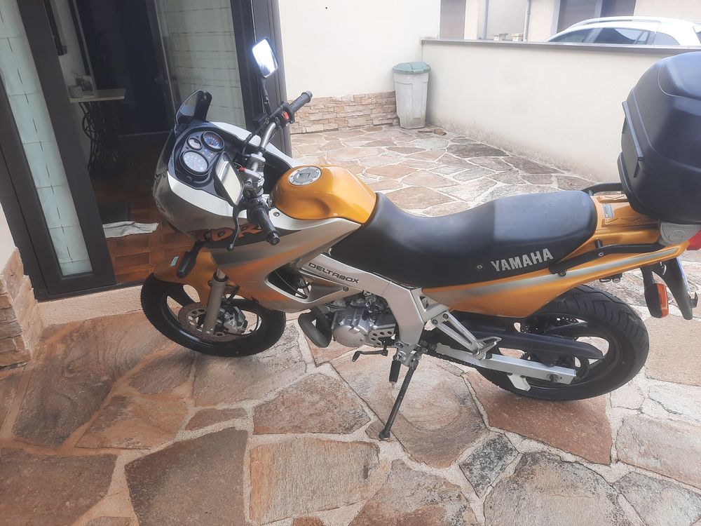YAMAHA 2000 occasion 12740 S&eacute;bazac-Concour&egrave;s