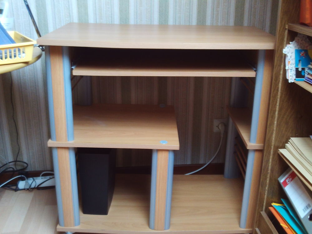 BUREAU POUR ORDINATEUR Meubles