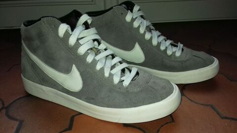 Nike montante grises T. 43 25 Chasseneuil (36)
