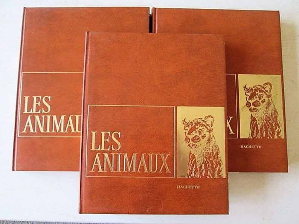 ENCYCLOPEDIE ILLUSTREE 5 VOLUMES DU MONDE ANIMAL Livres et BD