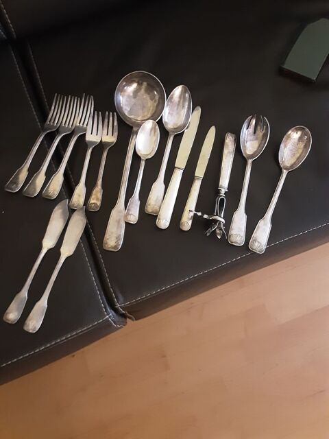 15 couverts depareilles en metal argent  jamais servis, bon 100 Le Perreux-sur-Marne (94)