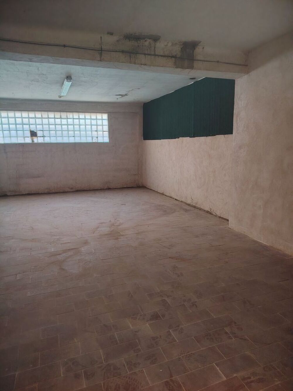 Location Atelier BOX DE STOCKAGE A PARTIR DE 50 M2 ZI ERGAS ? Port-de-Bouc Port-de-bouc