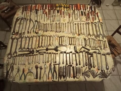 outillage divers manuel cl et autre  lectrique , 180 Montendre (17)