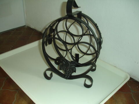 porte bouteilles fer forg� (3 btles) pour caveau 35 Charnay-l�s-M�con (71)