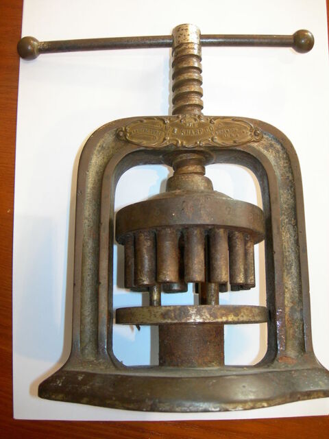 Presse dentaire SHARP 150 Clarensac (30)