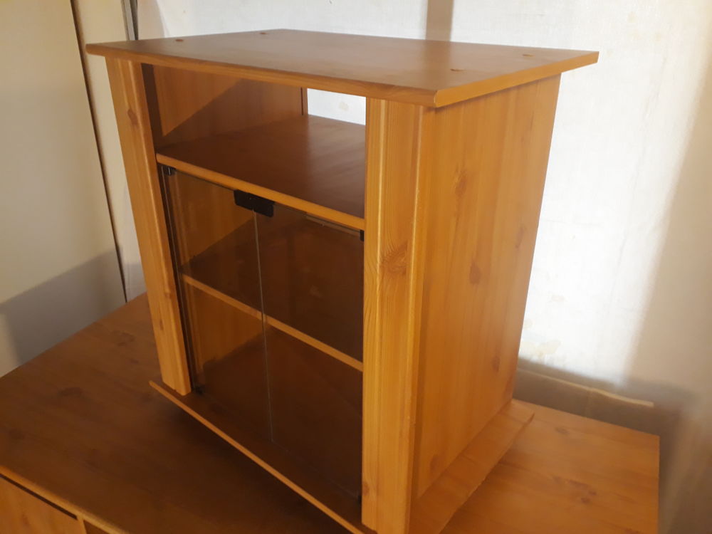 MEUBLE DE RANGEMENT: 74 x 67,5 x 44 cm Meubles