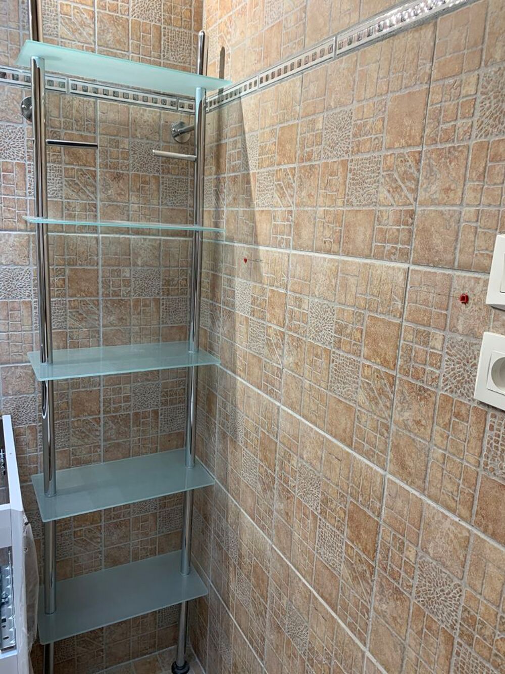 Etag&egrave;re pour salle de bains sur pieds Meubles