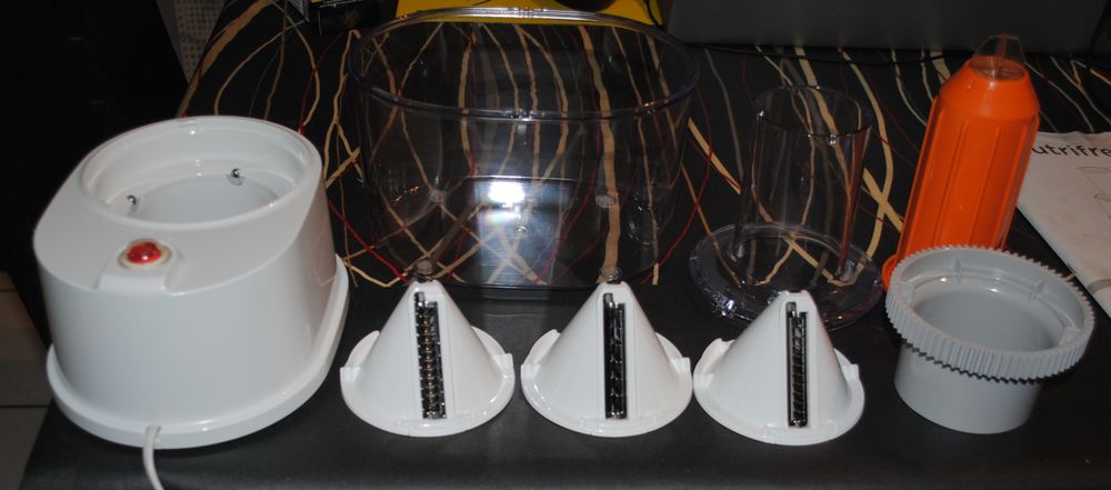 Spiralizer &agrave; l&eacute;gume &eacute;lectrique NUTRIFRESH Electroménager