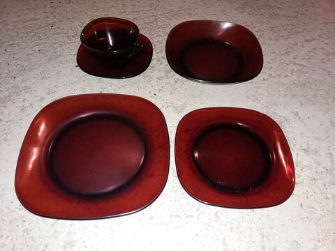 Service 24 pieces vintage arcopal La Rochelle (17)