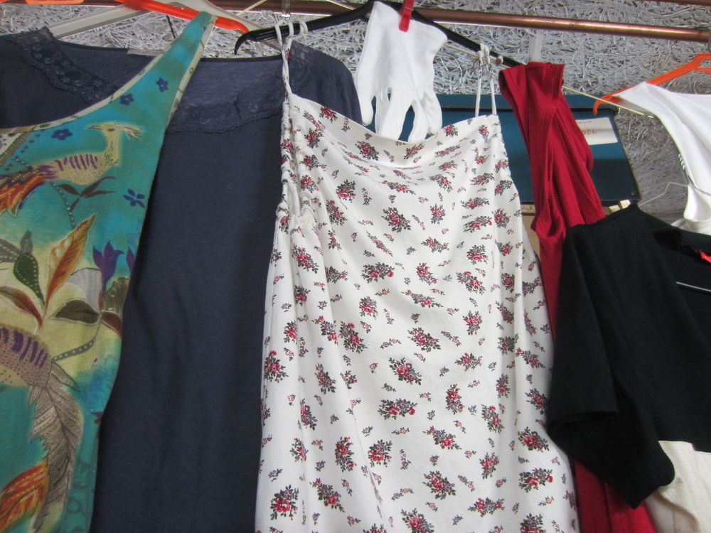 vide- dressing vintage de marques Vêtements