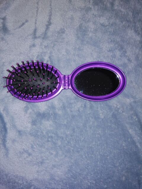 Brosse a cheveux de sac a main ou de voyage.  11 Saint-Gratien (95)