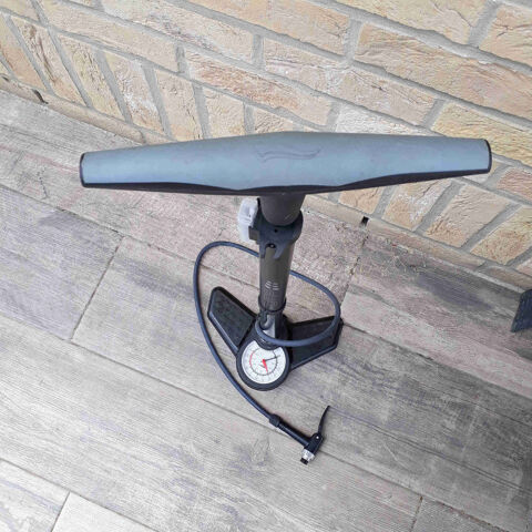 Pompe � Pied Avec Manom�tre -  Crivit  - [ Lidl ] 8 Arques (62)