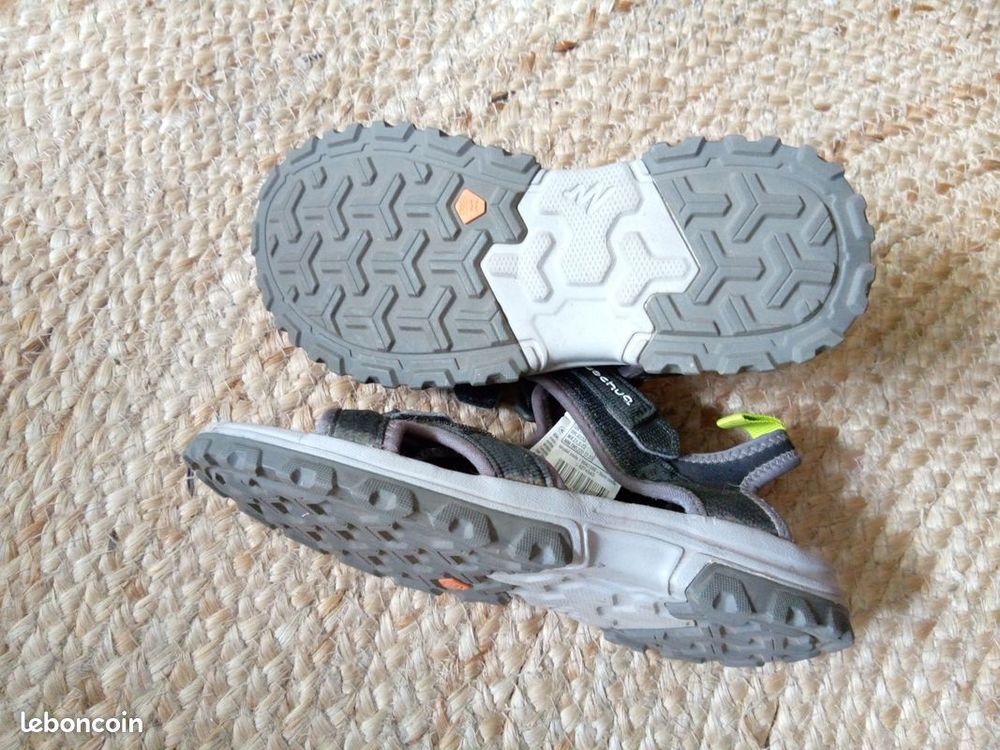 Sandale Quechua - taille 34/35 Chaussures