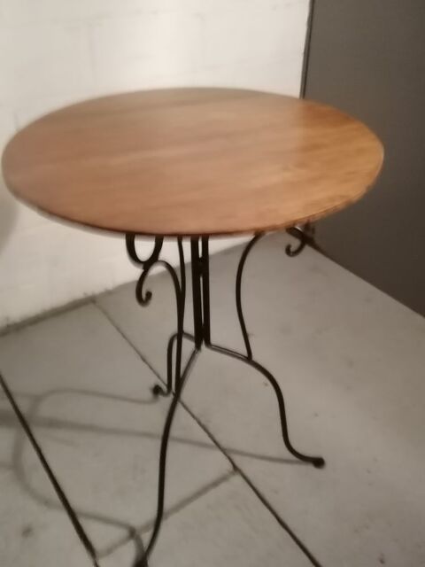Table bistro haute et ses 3 chaises Canteleu (76)