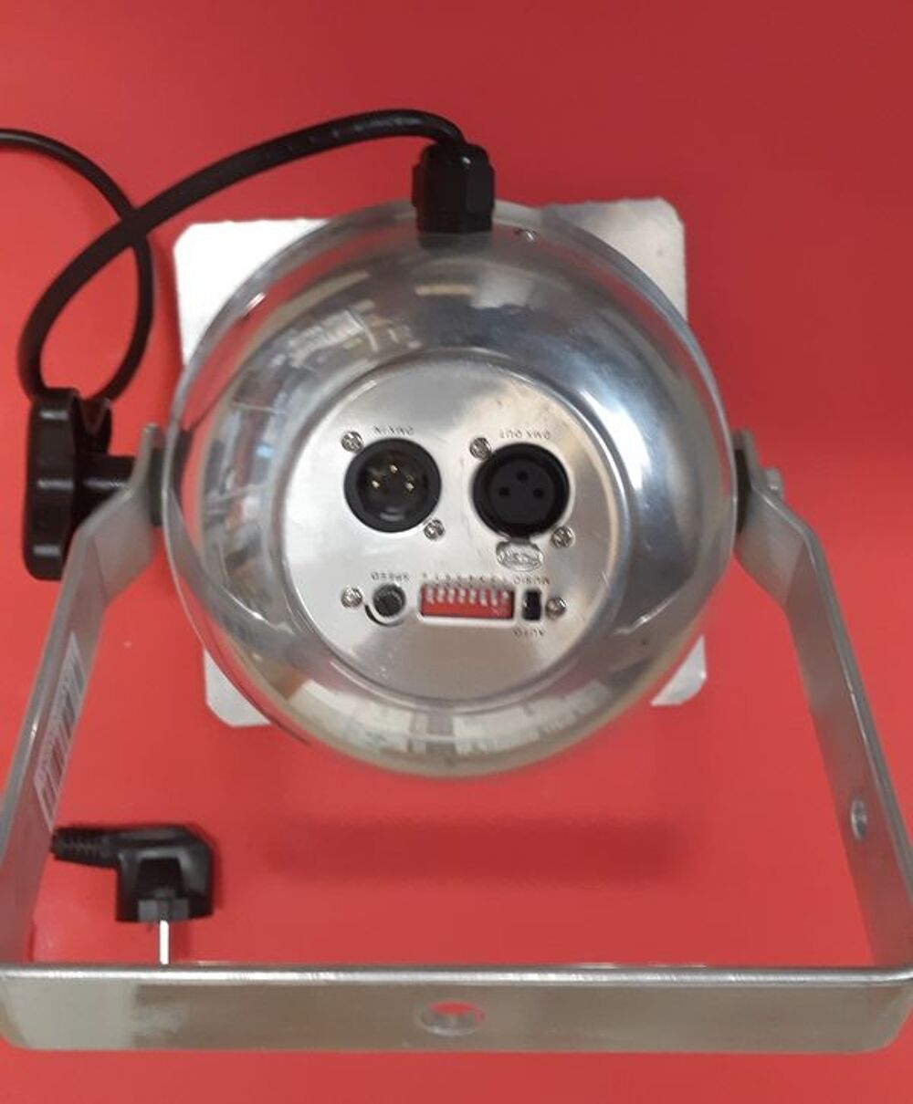 1 Projecteur Strairville PAR 56 Audio et hifi