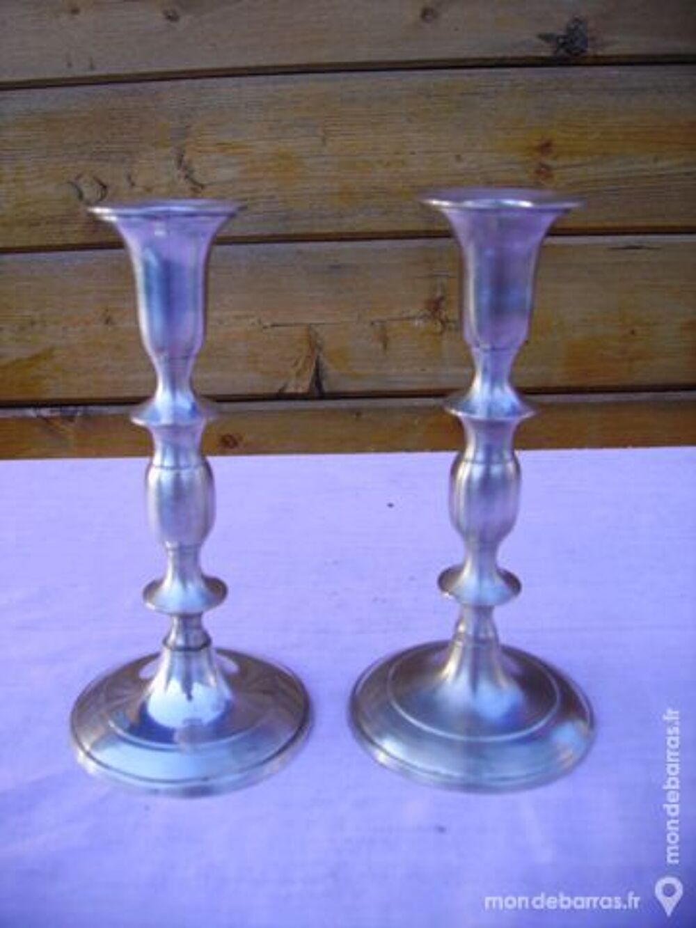 Lot de 2 BOUGEOIRS en m&eacute;tal argent&eacute; Décoration