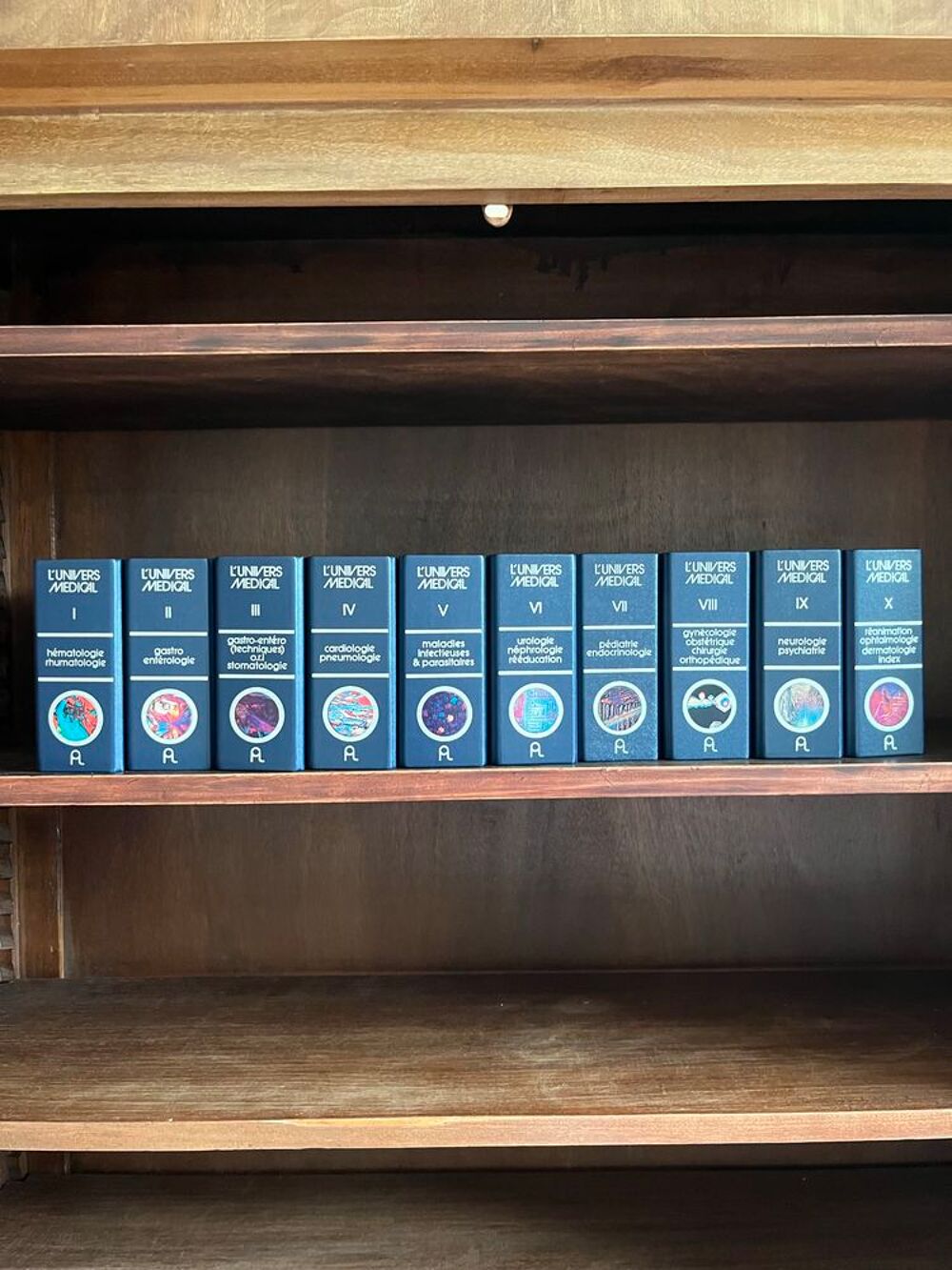 Encyclop&eacute;die " L'univers m&eacute;dical " Livres et BD
