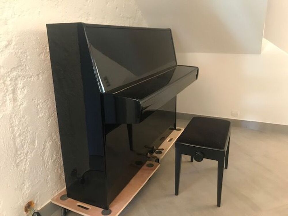 piano droit Instruments de musique