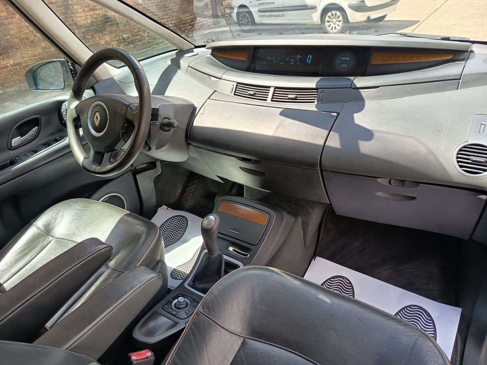 Grand Espace 2.0 dCi - 150 FAP Initiale A 2009 occasion 91100 Corbeil-Essonnes