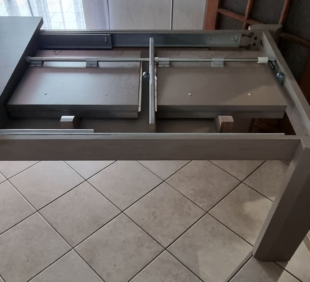 Table salle &agrave; mange en c&eacute;ramique, achet&eacute; Mobillier de France Meubles