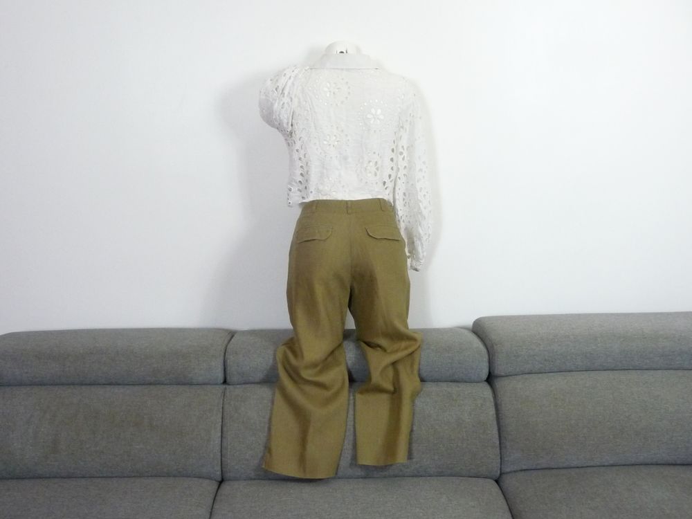 Pantacourt/ Pantalon en 100% Lin Kaki- Active Wear Vêtements