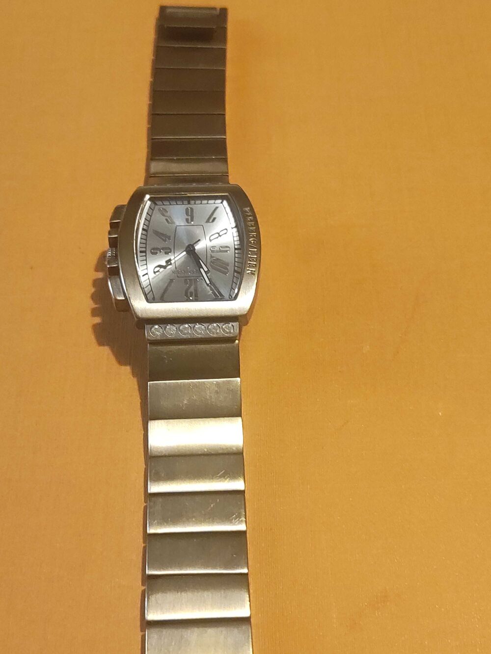 Superbe montre acier dor&eacute;,pierres zirconium. vintage. Dyrberg Kern Tr&egrave;s bon &eacute;tat Bijoux et montres