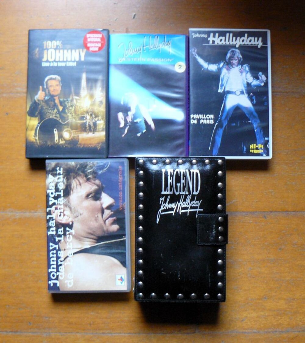 Johnny Hallyday : lot de 6 K7 VHS dont coffret Legend Photos/Video/TV