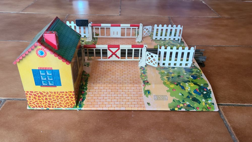 ensemble train &eacute;lectrique. Jeux / jouets