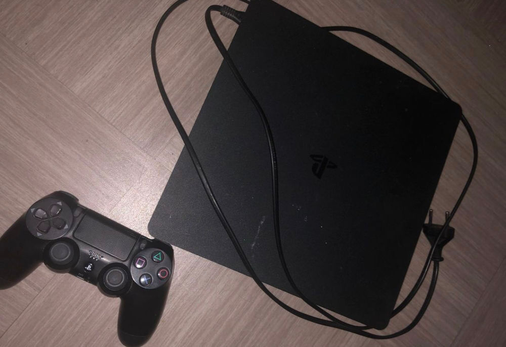 Playstation 4 slim Consoles et jeux vidos