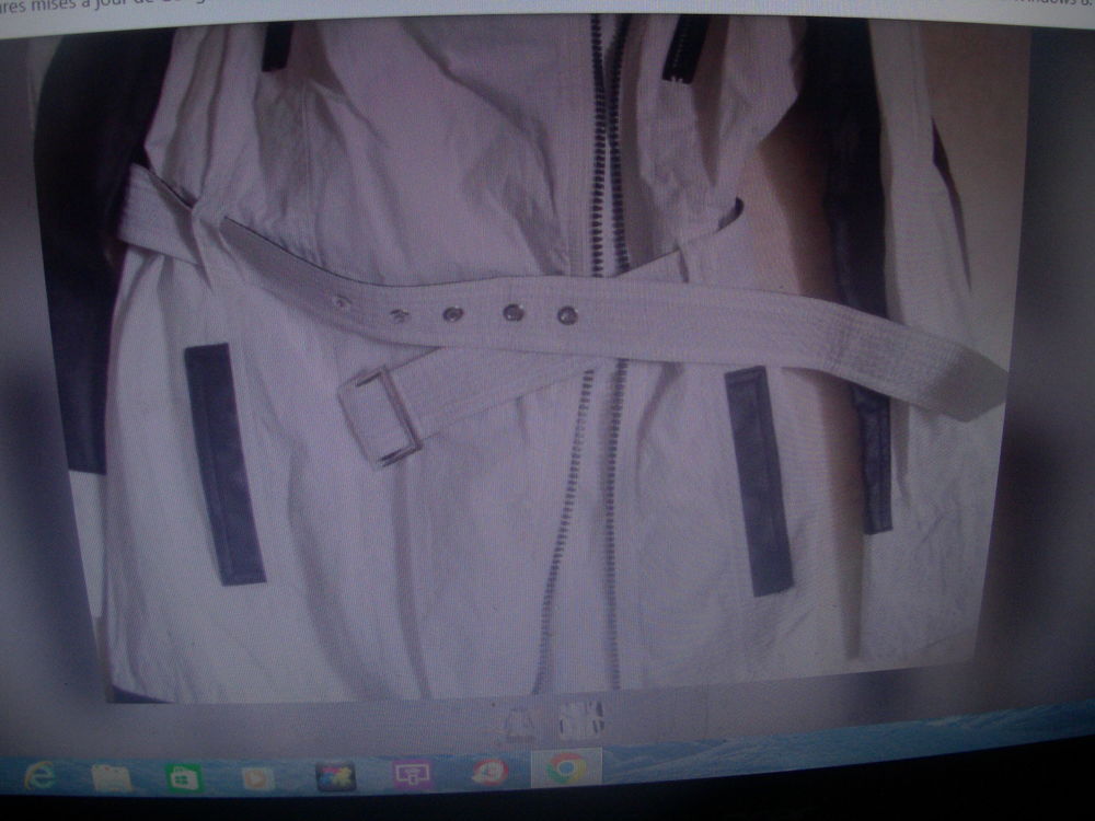 veste 3 quart avec ceinture neuf Vtements