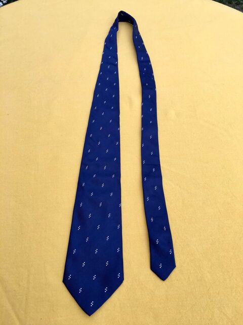 Cravate authentique Agn�s B, 100% soie, �tat neuf 20 L'Isle-Jourdain (32)