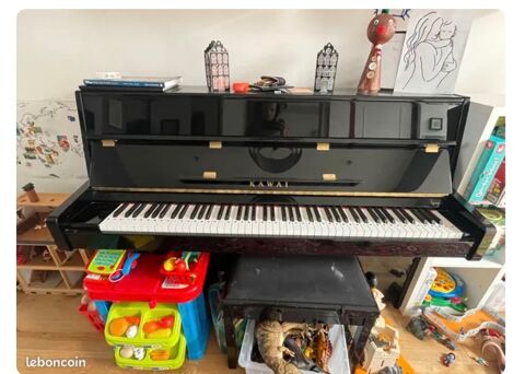 Piano droit Kawai K15EPE noir. La Madeleine (59)