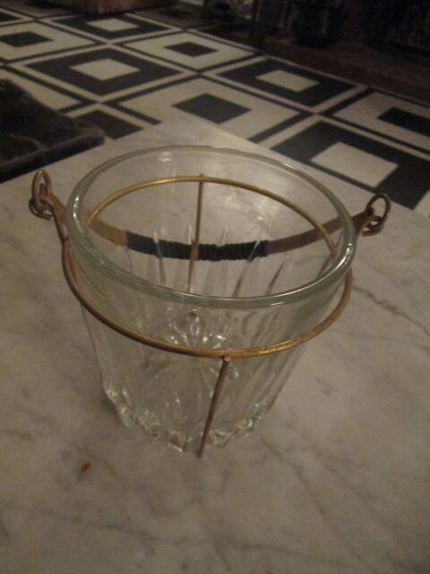 Pot en verre avec anse métallique 7 Herblay (95)