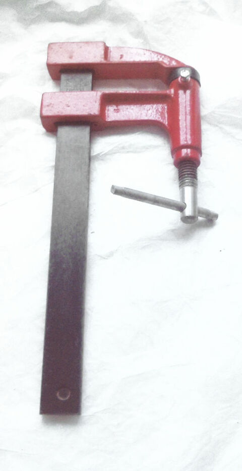 Serre-joint professionnel 28 Villeurbanne (69)