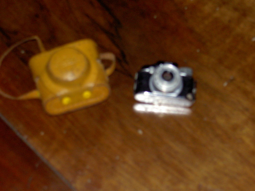 Mini appareil photo argentique de marque Hit collector 1950 Photos/Video/TV