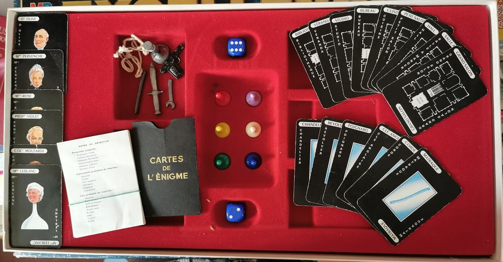 Jeu d'enqu&ecirc;te polici&egrave;re CLUEDO vintage 1951
Jeux / jouets